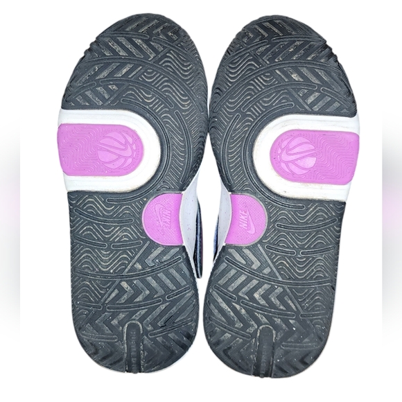 Nike Team Hustle D 11 Big Kids' Basketball Shoes Size 4Y - Picture 7 of 8